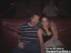 Carino rossa teenager che Nikki coprire di sperma al teatro del porno