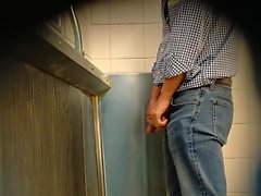 Urinal criminal - 15 cocks