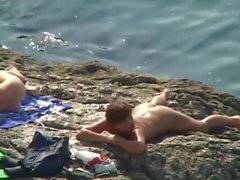 Excitado European estão tendo a orgia se na praia