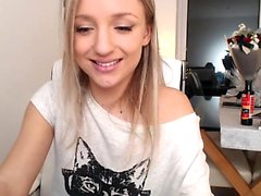 Sehr Hot Amateur Blonde Teen liebt es, auf Webcam zu schlucken