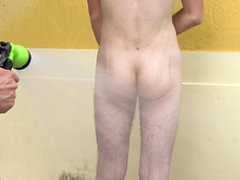 FamilyDick - nettes Twink gefickt von der Stepdad bei BathTub