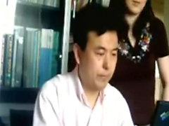 Hot jovem asiática chupando na webcam