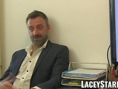 LACEYSTARR - Doktor GILF isst Pascal White cum nach dem Sex
