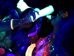 Abigail Mac ja Ava Adams Blacklight Sex Party