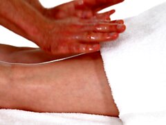 Attrayant rousse crêpe après ardent sexe avec masseur