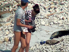 Una pequeño equipo de de SCORE ir a la playa con la Lilian Faye por algún