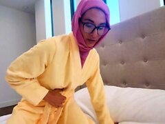 Cant believe i creampie my hijab step mom