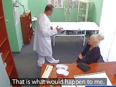 FakeHospital médico sucia folla estrella porno rubia tetona