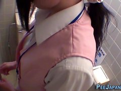 Asiatiska teen filmade peeing