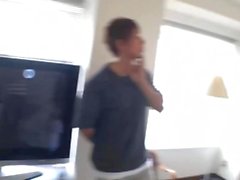 Ensam JAV Milf inbjuder Guy till hennes hus och fuckar