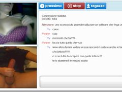 Ragazza italiana la troia "a metà" chiudendo la chat ....