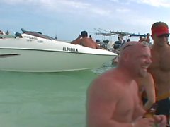 Alastomana baarimikkoja Purjehduskengät Bash Florida Keysissä 1