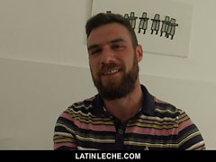 LatinLeche Nette Latino Jungen Seduce eine Hairy Bolzen im ein dampfig Dreier