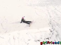 Girlfriends Snowboarding Babes lecken saugen und Fingerspitzen engen Pussies