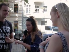 HITZEFREI Söt blondin finner random kille på gatan