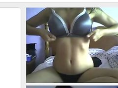 Sexy chica caliente se masturba conmigo en Omegle