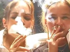 Две Небесный заядлым курильщикам