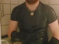 Guy danoise - Rubbercub branler dans la douche