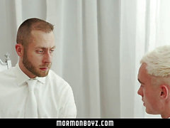 MormonBoyz - ultra - viziosa giovincello missionario masturbava by Sacerdote padre