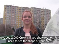estudante Euro Redhead bate pov em público