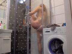Russian Mature Hard Amateur anal dans la douche Porn