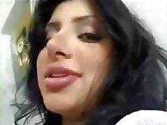 Hete Arabische brunette tiener zuigen pik en getting fucked hard