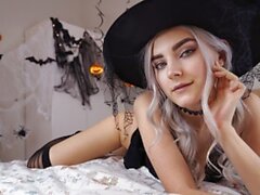 Sevimlisin azgın the Witch fasial ve kırlangıç cum alır - Eva Elfie