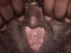 Svart hårig stor klitoris ( med edquiss )