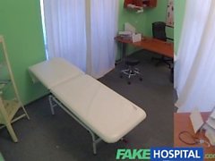 FakeHospital turista rubia consigue un examen completo