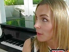 Allie James en Tanya Tate cum swapping