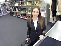 Bumse ein Latina Stewardess am Pfandhaus