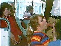 Desvergonzada en autobús Vintage ( Camaster )