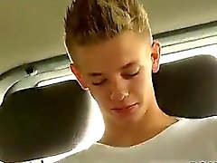 Niedliche emo Twink Homosexuell Blowjob Porno Luckas ist einer lecker jugendlichem