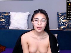 Amador webcam menina masturba o grande vibrador