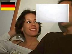 Tyskt par hyra ut en varm slampa