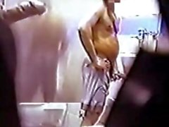 Spycam en el vestuario de un hombre (viejo video de los años 90)