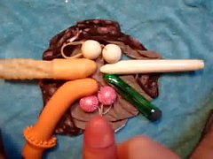 jouir sur les jouets de ma mere - semen en madres juguetes