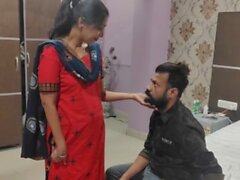 Desi Housewife seduzida por seu motorista e sessão de porra quente por porra por casal indiano