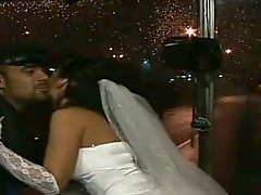 De jeune mariée Anus démoli en d'autobus