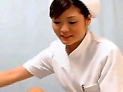 Снабженный субтитрами POV японский медсестрой Handjob с Facesitting