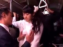 Mamada japonesa autobús público y follar