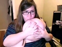 Australian BBW with big boobs gives blowjob