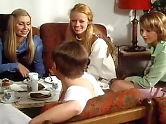 Schulmädchen berichts 11. (1976)