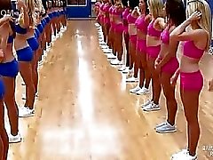 Ünlü split yapıyor cheerleaders