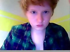 geile roodharige masturbeert op webcam