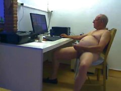 grand-père cum sur webcam