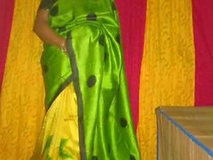 Satin Seide Saree aunty