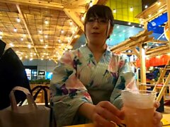 Asiático caliente de Sakamoto Akira ofrece una estupenda titjob Punto De Vista