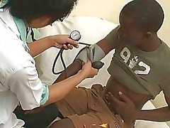 Interracial Sexo Oral Dentro de Clínica Médica da Ásia