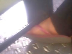 Откровенный ножки pezinhos Сонная девушка на автобус